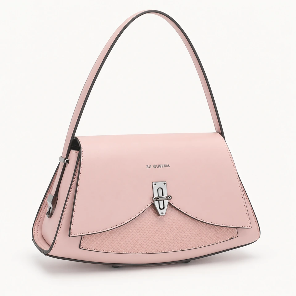 SU QUEENA 2966 blush shoulder bag with curved flap and silver clasp.